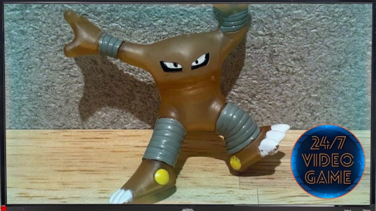 Pokemon Hitmonlee Pokemon Kids Finger Puppet Soft Vinyl Figure TOMY Retro